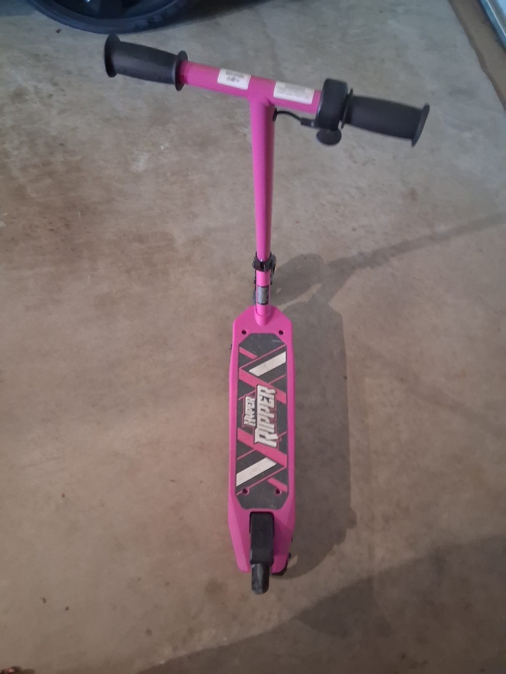 Youth Pink Kick Scooter with Grip Handles